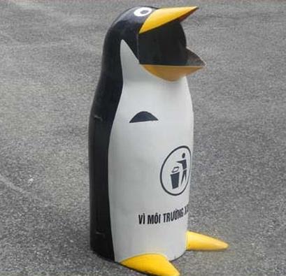 Thùng rác composite hình chim cánh cụt - Công Ty CP SX Và XNK TM Thiết Bị Công Nghiệp TDT